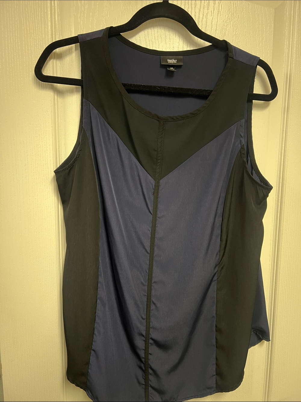 Mossimo Supply Co. Navy & Black Sleeveless Colorblock Tank